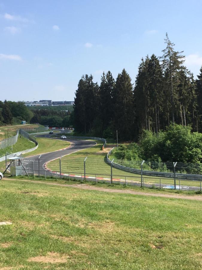 Gästezimmer Melina am Nürburgring Adenau Exterior foto